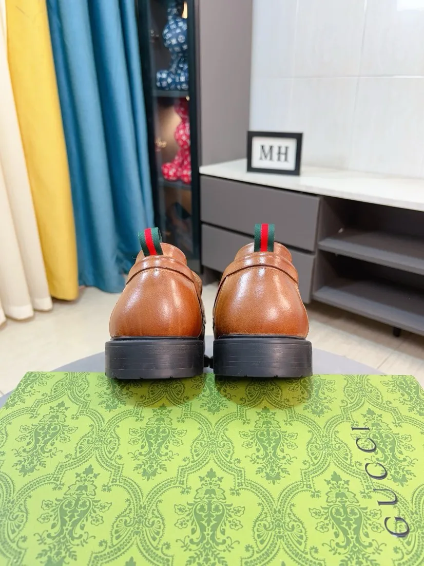 Men's shoes 💰500🌹🌹[GUCCI Gucci] A new style of formal men's leather shoes is coming ~ The original quality upper is made of Italian cowhide➕The leather is soft and delicate, comfortable and soft. The top layer of genuine leather, rubber wear-resistant outsole, the shoe shape is dignified and domineering, and the luxury charm is not concealed! The natural and free nouveau riche leads the trend. Code number: 38-44